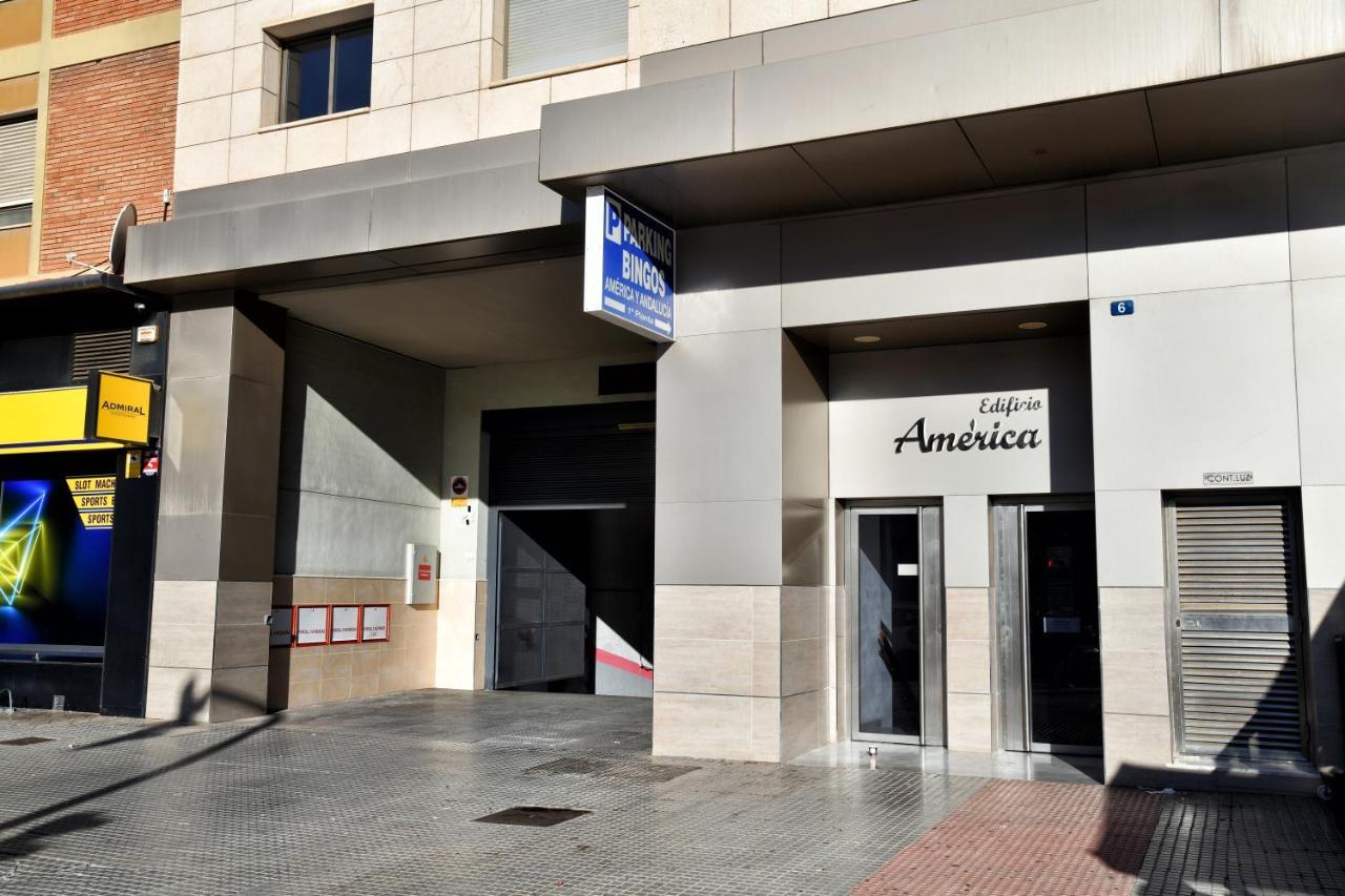 Wonderstays Apartamentos La Estacion Malaga Exterior photo